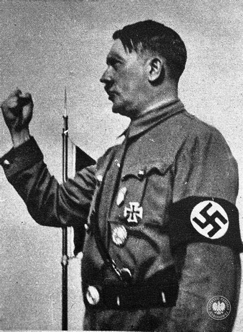 Dátum a miesto narodenia Adolfa Hitlera: nová perspektíva z archiválnych dokumentov a rodinného zázemia